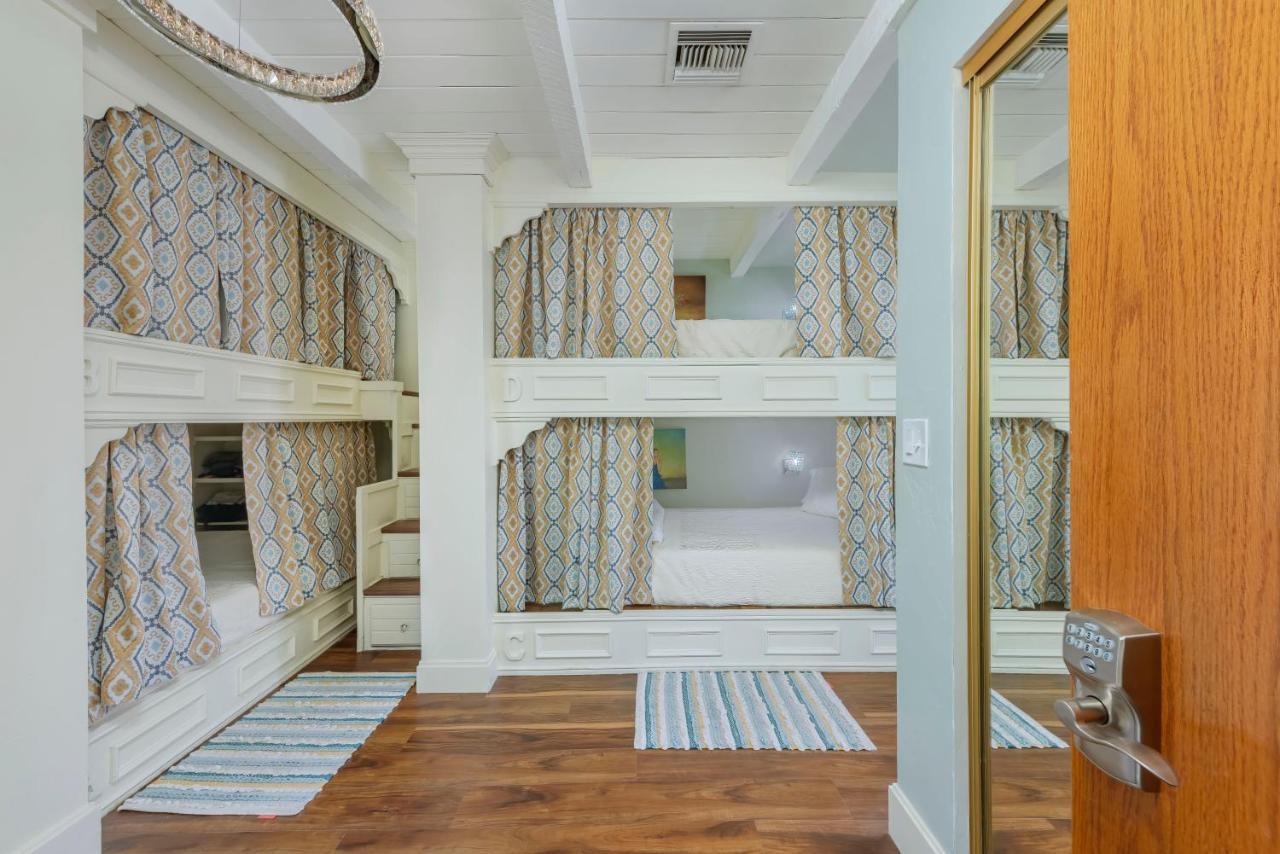 Smart Solution - Individual Private Bed-Pods In Gorgeous Shared Space - Women Only Dorm In Room 5 - Coed House - Full-Sized Mattresses In Individual Pods - With Built-In Private Storage - Gorgeous Shared Room - Affordable Luxury - Sparrow House Phoenix Exteriér fotografie