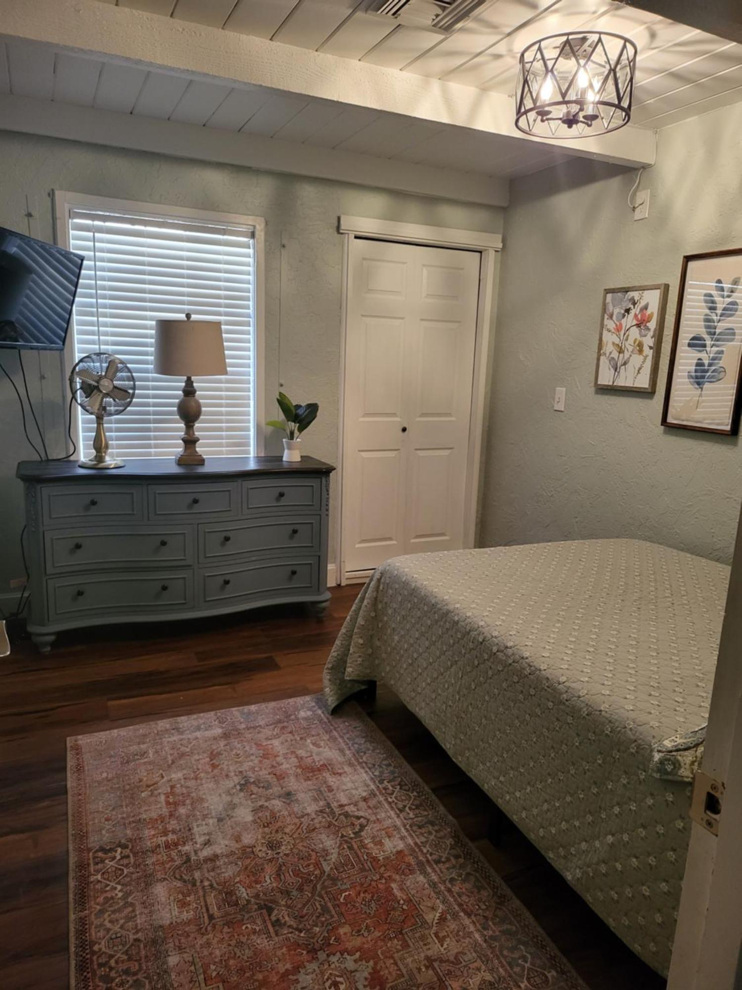 Smart Solution - Individual Private Bed-Pods In Gorgeous Shared Space - Women Only Dorm In Room 5 - Coed House - Full-Sized Mattresses In Individual Pods - With Built-In Private Storage - Gorgeous Shared Room - Affordable Luxury - Sparrow House Phoenix Exteriér fotografie